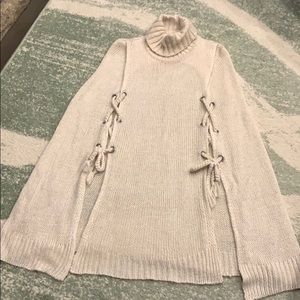 🤍 Betsey Johnson Turtleneck Sweater Poncho 🤍